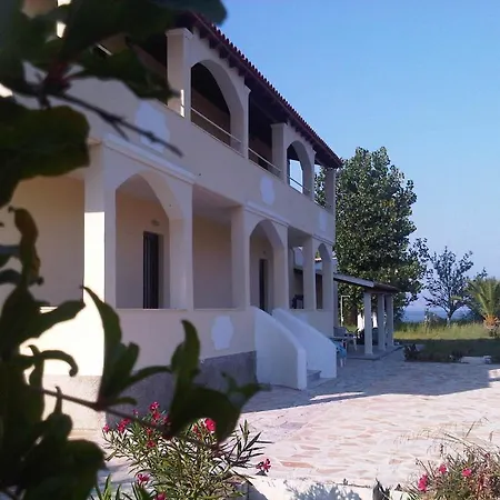 Virginia's Beachfront Apartment