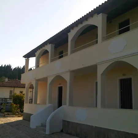 Virginia's Beachfront Apartment Kavos